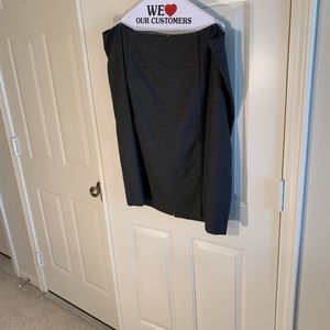 Sojour black with white geometric shapes skirt